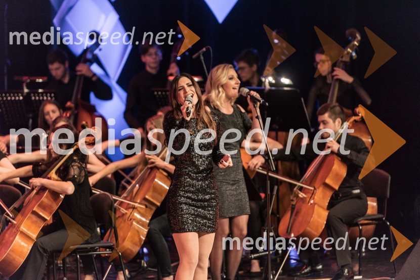  Urška  Majdič, pevka skupine Billysi