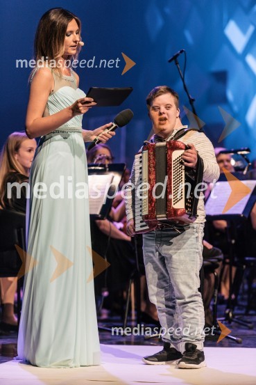  Karin Sabadin, TV voditeljica;  ... 