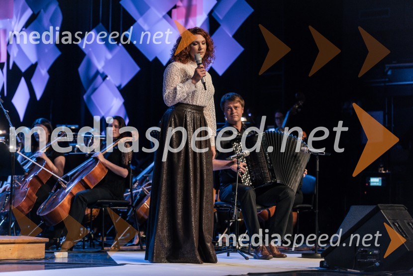  Lea Likar, pevka;  Uroš Polanec, harmonikar