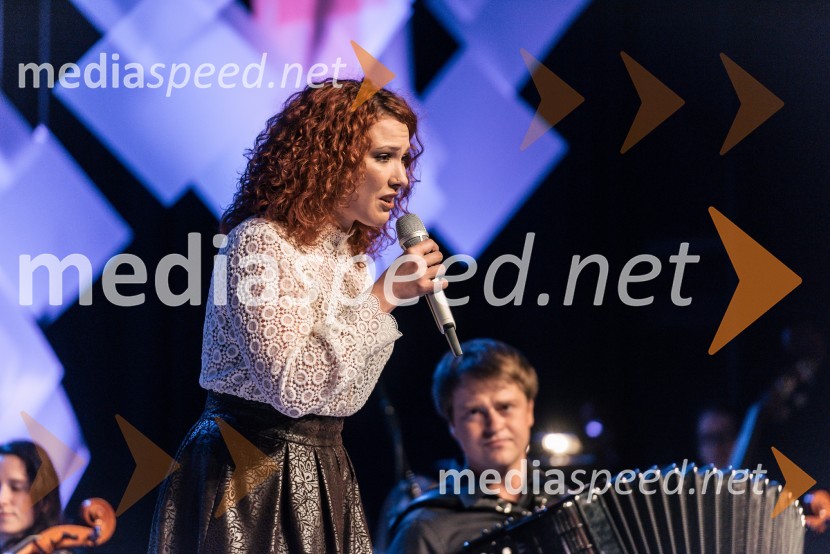  Lea Likar, pevka;  Uroš Polanec, harmonikar