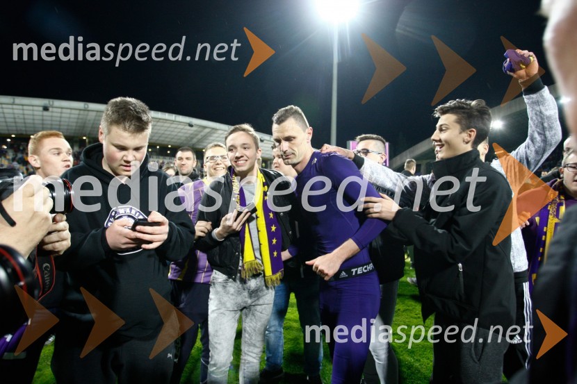  ... ;  ... ;  Milivoje  Novaković, nogometaš NK Maribor;  ... Maribor – Gorica, nogometna tekma, Prva Liga