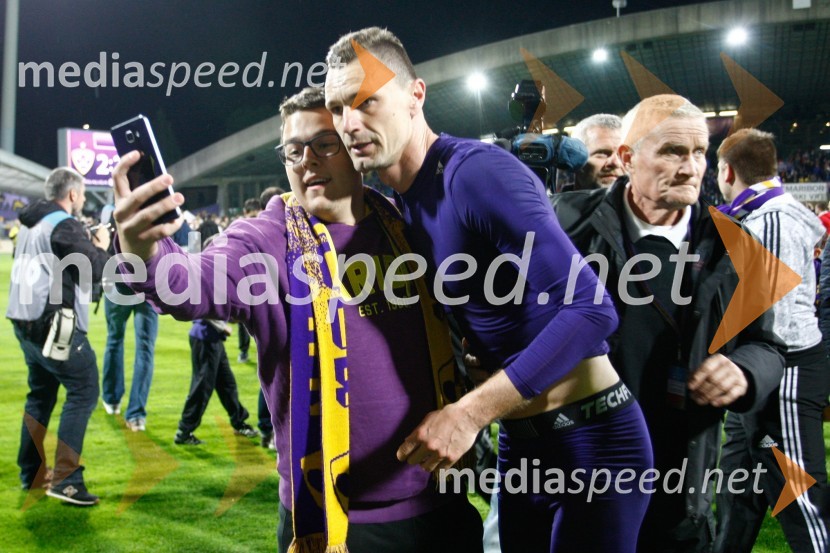  ... ;  Milivoje  Novaković, nogometaš NK MariborMaribor – Gorica, nogometna tekma, Prva Liga