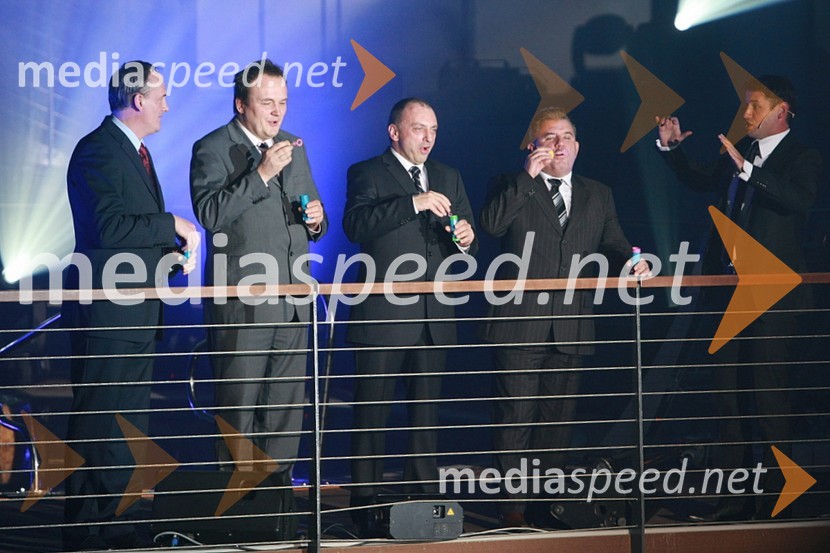 Janez Podobnik, minister za okolje in prostor, Franc Zdolšek, župan občine Laško, Roman Matek, direktor Zdravilišče Laško, Andrej Vizjak, minister za gospodarstvo in Peter Poles, povezovalec prireditveOtvoritev termalnega centra Wellness park Laško