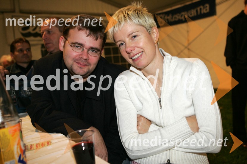 Alan Kavčič, namestnik odgovornega urednika revije Mariborčan in Polona Soršak, vodja marketinga na radiu MariborLepo 2006 finale
