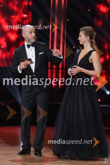  Peter Poles, televizijski voditelj;  Tara Zupančič, voditeljicaZvezde plešejo, osma oddaja