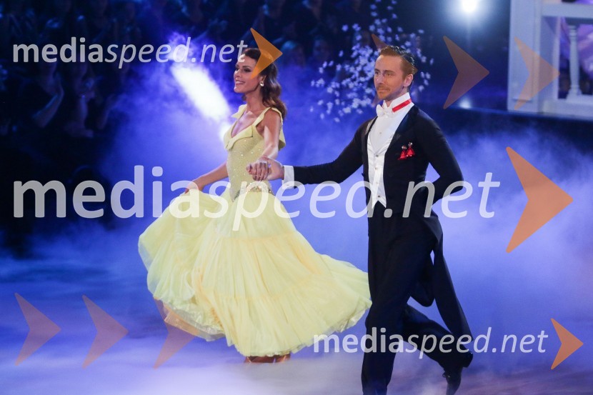  Nuša Lesar, novinarka in voditeljica;  Andrej Rebula, plesalecZvezde plešejo, osma oddaja