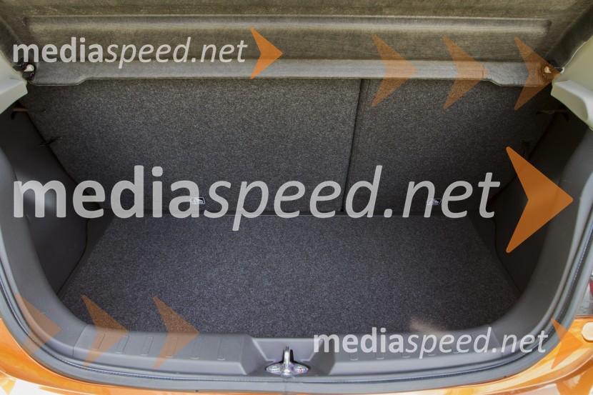 Mitsubishi Space Star ClearTec 1.2 Intense, 235 litrov osnovnega prtljažnikaMitsubishi Space Star ClearTec 1.2 Intense, mediaspeed test