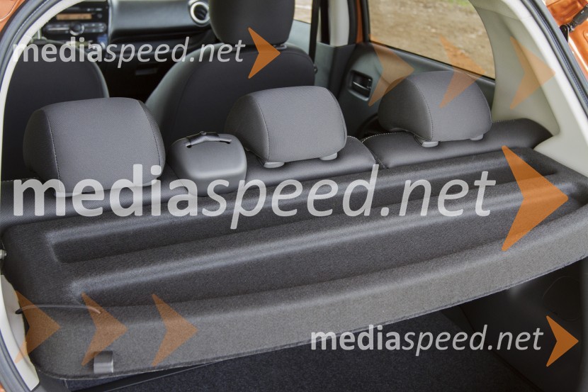 Mitsubishi Space Star ClearTec 1.2 Intense, za boljšo preglednost je potrebno vzglavnike potopiti najnižjeMitsubishi Space Star ClearTec 1.2 Intense, mediaspeed test