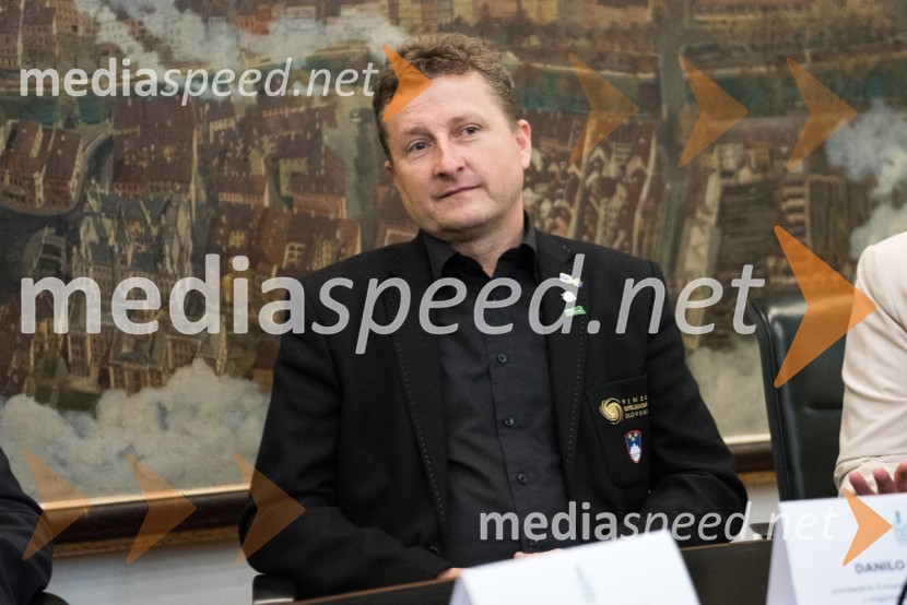  Danilo Steyer,   vinar, Steyer Vina; vinski vitez, predsednik Vinske reprezentance SlovenijeVinoEuro2018, Slovenija bo gostila Evropsko prvenstvo vinarjev v nogometu