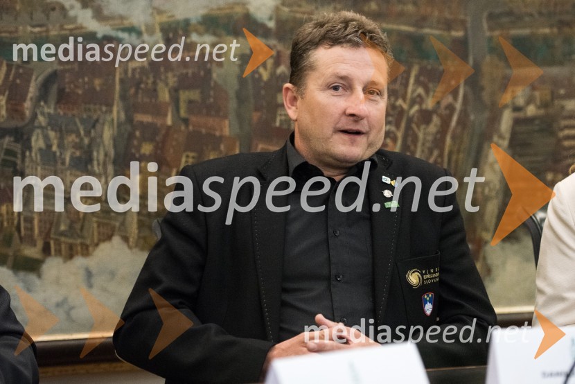  Danilo Steyer,   vinar, Steyer Vina; vinski vitez, predsednik Vinske reprezentance SlovenijeVinoEuro2018, Slovenija bo gostila Evropsko prvenstvo vinarjev v nogometu