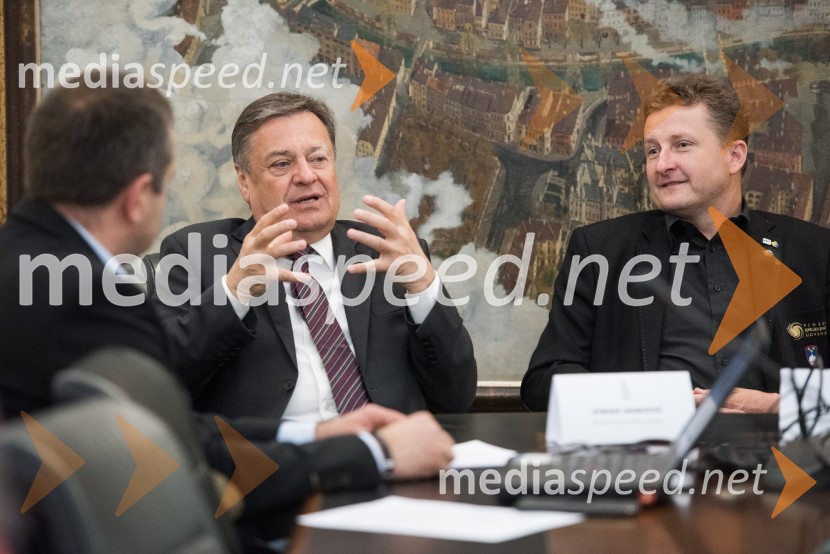  Zoran Janković, župan, Mestna občina Ljubljana;  Danilo Steyer,   vinar, Steyer Vina; vinski vitez, predsednik Vinske reprezentance SlovenijeVinoEuro2018, Slovenija bo gostila Evropsko prvenstvo vinarjev v nogometu