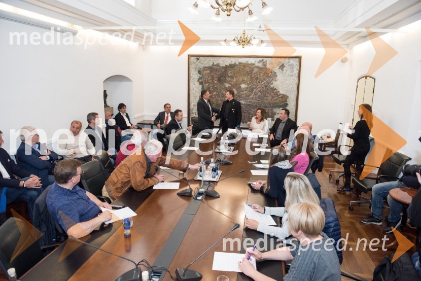  Zoran Janković, župan, Mestna občina Ljubljana;  Danilo Steyer,   vinar, Steyer Vina; vinski vitez, predsednik Vinske reprezentance SlovenijeVinoEuro2018, Slovenija bo gostila Evropsko prvenstvo vinarjev v nogometu