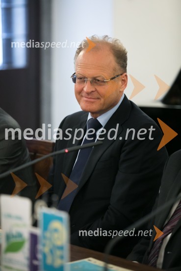  Janez  Škrabec, direktor Riko d.o.o., predsednik Slovensko-ruskega poslovnega sveta, častni konzul BelorusijeNovinarska konferenca Festivala Ljubljana