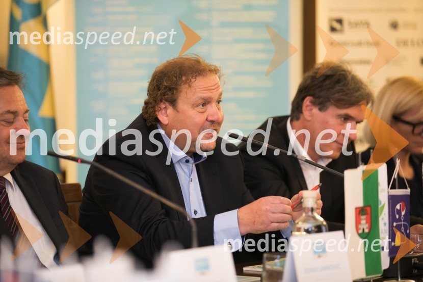  Darko  Brlek, direktor, Festival Ljubljana; mag. David Kastelic, predsednik uprave, Zavarovalnica Sava. d.d.Novinarska konferenca Festivala Ljubljana