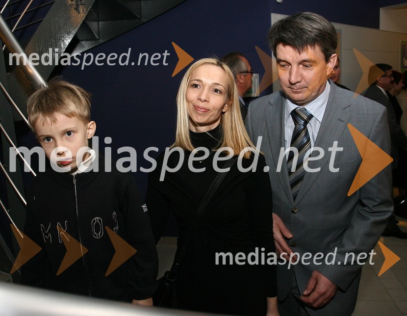 Jožef Školč, poslanec LDS z ženo Tanjo Pak Školč in sinom LukoOtvoritev termalnega centra Wellness park Laško