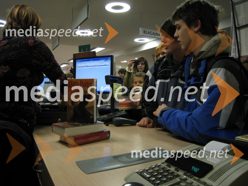 Nakup knjigSedma knjiga o Harryju Potterju končno v slovenščini