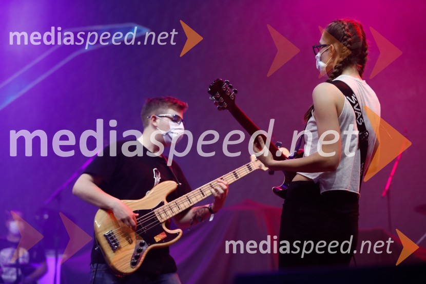  Gašper  Bračič, glasbenik, član skupine Infected;  Taja  Islamovič, glasbenica, članica skupine InfectedVolkswagen rocks, zaključni koncert