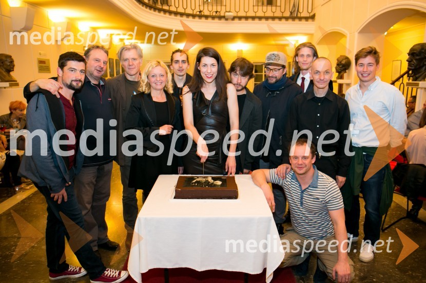  ... ;  Igor Žužek, igralec;  Branko Završan, igralec in dobitnik Večerove nagrade; mag. Tina Kosi, upravnica SLG Celje;  Petja Labović, igralec;  Minca Lorenci, igralka;  Andrej Murenc, igralec;  ... ;  Damjan M. Trbovc, igralec;  ... ;  David Čeh, igralec;  ... Nebeški odred, premiera predstave