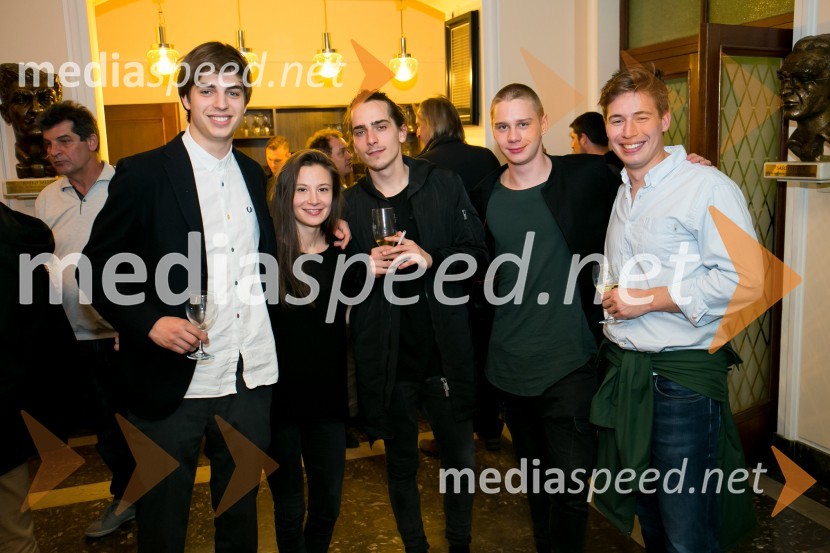  ... ;  Nina Rajić Kranjac, režiserka;  Petja Labović, igralec;  Timon Šturbej, študent AGRFT;  Tine Tribušon, scenografNebeški odred, premiera predstave