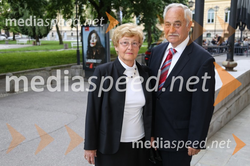  Alojzija Moge-Čas, odvetnica;  Rudolf Moge, nekdanji politikLjudožerci, premiera predstave