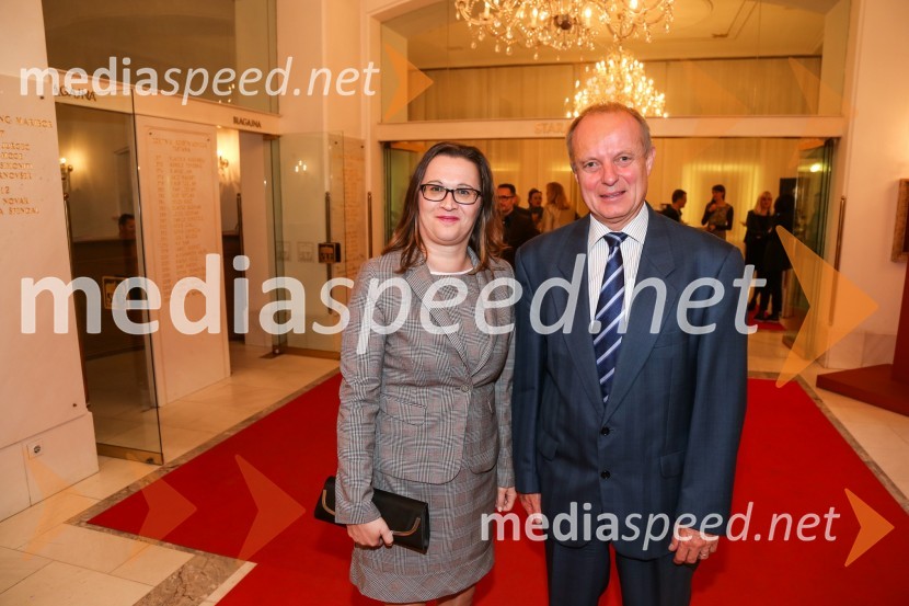  Lidija Divjak Mirnik, direktorica Študentskih domov UM, mestna svetnica MOM (LPR); prof. dr. Marko Jesenšek, prorektor, Univerza v MariboruLjudožerci, premiera predstave