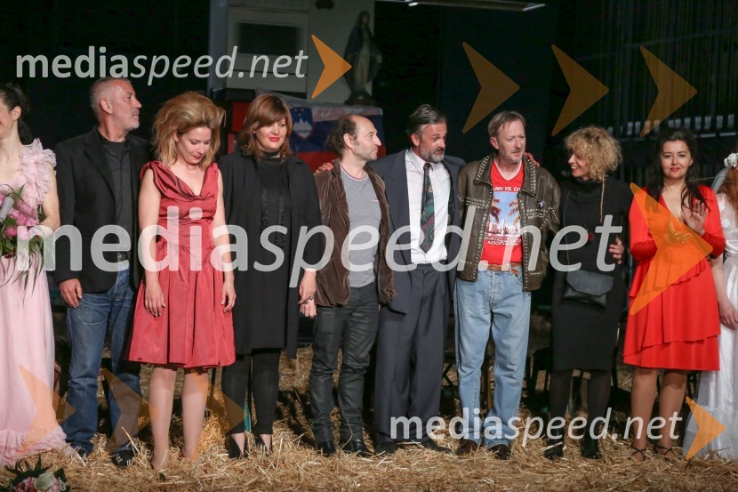  Ivica Buljan, režiser;  Ana Urbanc, igralka;  ... ;  ... ;  Vladimir Vlaškalić, igralec;  Alojz Svete, igralec;  ... ;  Ksenija Mišič, igralkaLjudožerci, premiera predstave