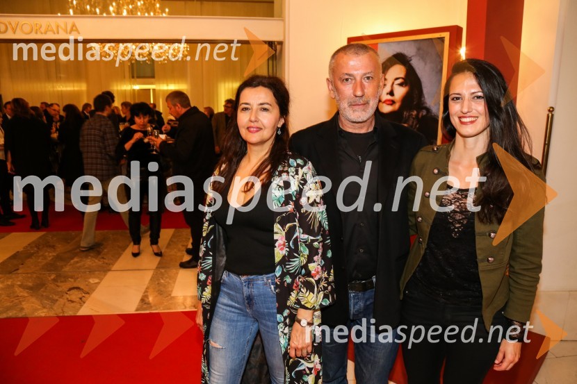  Ksenija Mišič, igralka;  Ivica Buljan, režiser;  Eva Kraš, igralkaLjudožerci, premiera predstave