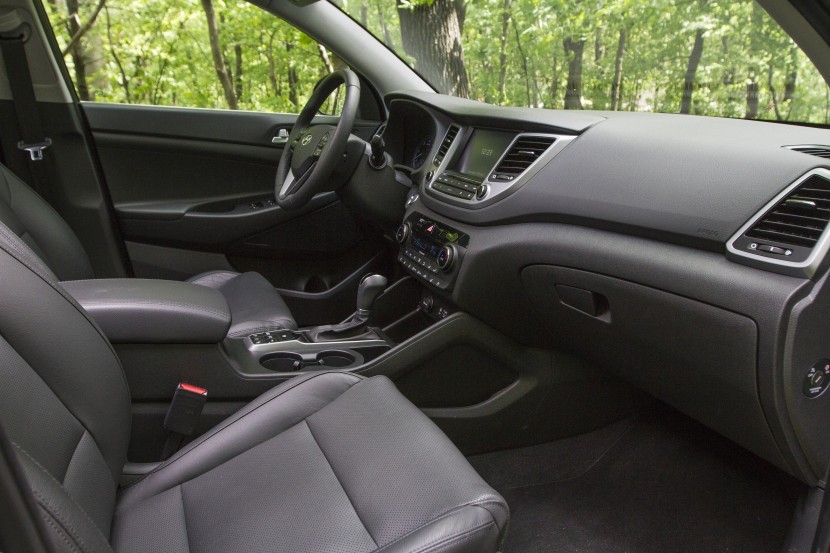 Hyundai Tucson 1.7 CRDi HP 7DCT 2WD Impression, notranjostHyundai Tucson 1.7 CRDi HP 7DCT 2WD Impression, Mediaspeed test