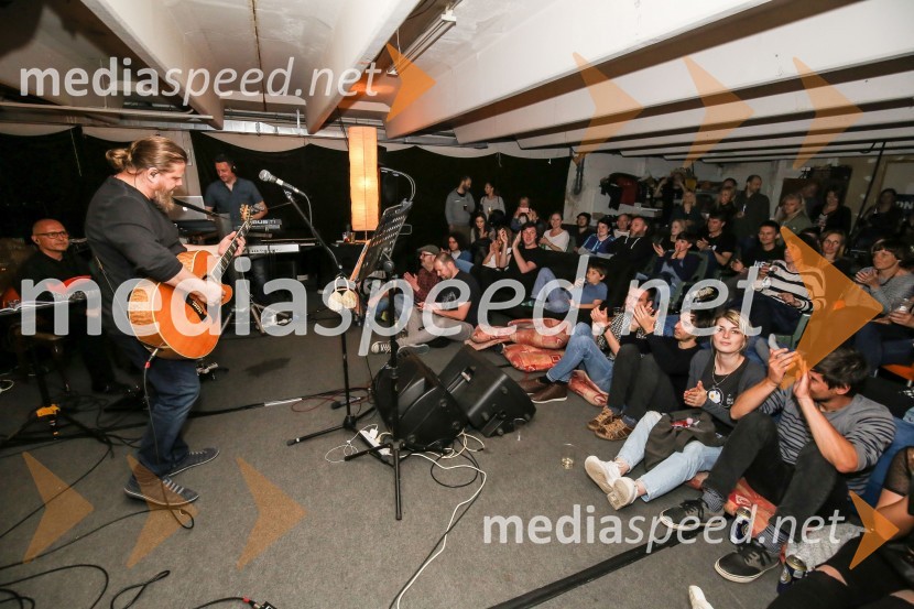  Nikola Sekulović, član skupine Dan D ;  Tomislav  Jovanović - Tokac, pevec skupine Dan D;  Boštjan Grubar, član skupine Dan DDan D, koncert in druženje