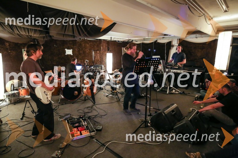  Marko Turk - Tučo, član skupine Dan D;  Dušan Obradinovič - Obra, član skupine Dan D;  Tomislav  Jovanović - Tokac, pevec skupine Dan D;  Boštjan Grubar, član skupine Dan DDan D, koncert in druženje