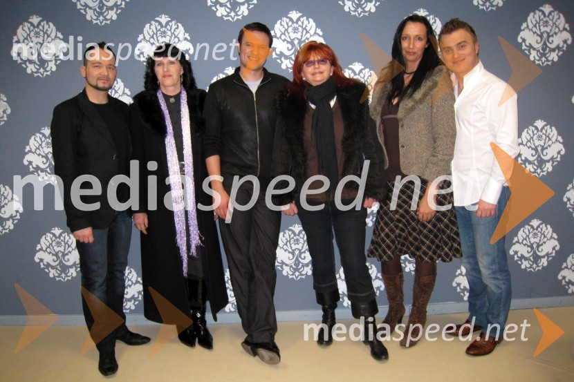 Aljaž Farasin, član skupine Eroika, Magda Matelko, grafologinja CMHA, Metod Žunec, član skupine Eroika, Evelinda Grosman, direktorica šole GE-Global Elite, Tanja Zajc, urednica in producentka Lota ter Matjaž Robavs, član skupine EroikaŽrebanje rekordne loto evro sedmice