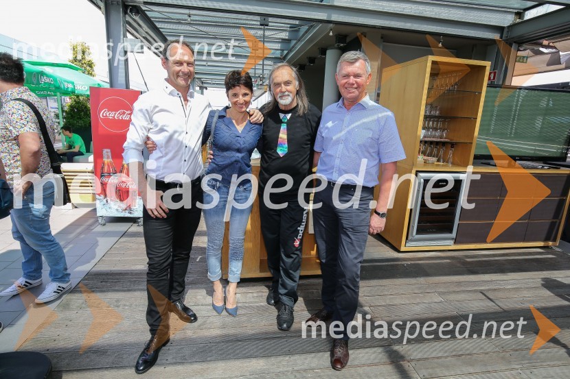  Jože Potrebuješ, skupina Čuki;  Andreja Potrebuješ;  Dragan  Bulič, glasbeni urednik;  Boris Kopitar, pevecPredstavitev novega člana skupine Čuki, Miha Novak