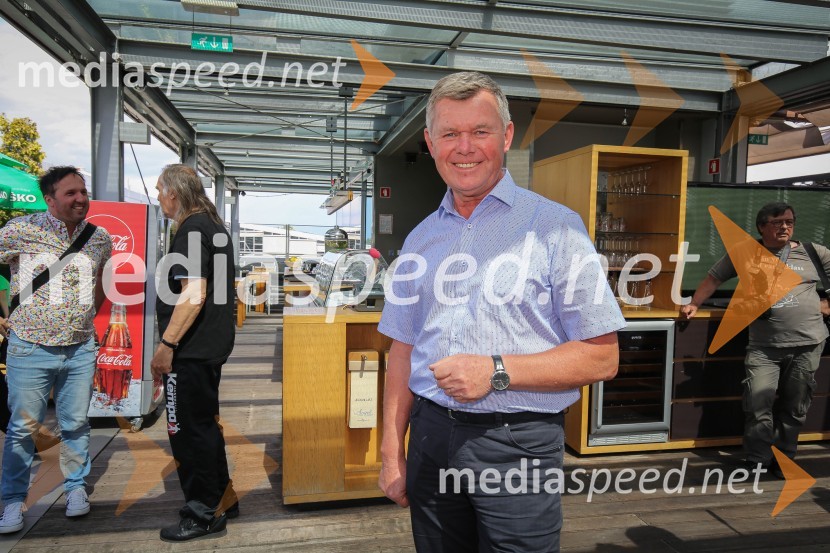  Boris Kopitar, pevecPredstavitev novega člana skupine Čuki, Miha Novak