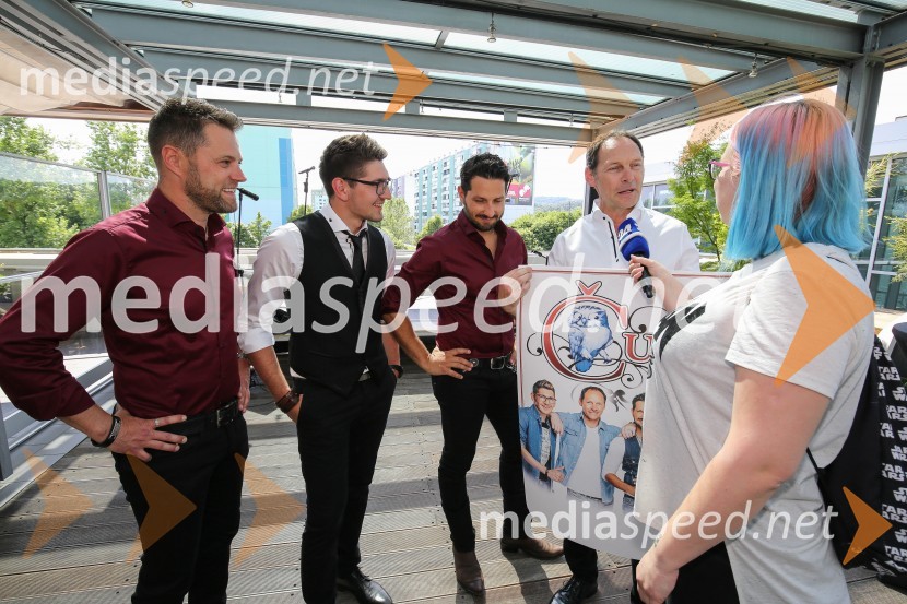  Matjaž Končan, skupina Čuki;  Miha Novak, skupina Čuki;  Jernej Tozon, pevec, skupina Čuki;  Jože Potrebuješ, skupina Čuki;  Tanja Divac, novinarkaPredstavitev novega člana skupine Čuki, Miha Novak