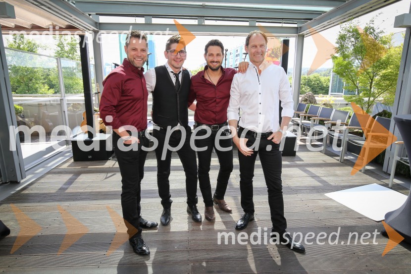  Matjaž Končan, skupina Čuki;  Miha Novak, skupina Čuki;  Jernej Tozon, pevec, skupina Čuki;  Jože Potrebuješ, skupina ČukiPredstavitev novega člana skupine Čuki, Miha Novak