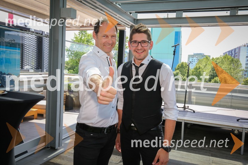  Jože Potrebuješ, skupina Čuki;  Miha Novak, skupina ČukiPredstavitev novega člana skupine Čuki, Miha Novak