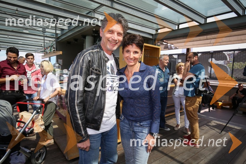  Igor Ribič, Ribič Pepe;  Andreja PotrebuješPredstavitev novega člana skupine Čuki, Miha Novak