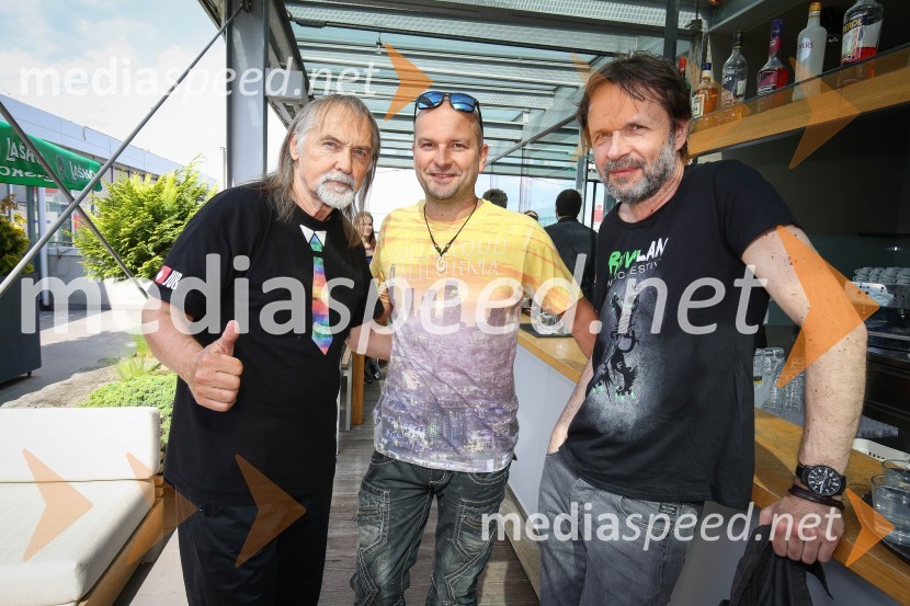  Dragan  Bulič, glasbeni urednik;  ... ;  ... Predstavitev novega člana skupine Čuki, Miha Novak