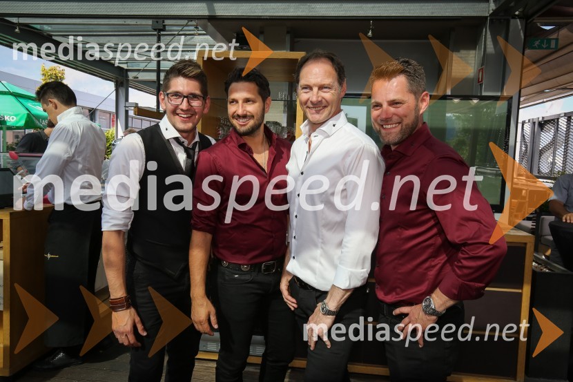  Miha Novak, skupina Čuki;  Jernej Tozon, pevec, skupina Čuki;  Jože Potrebuješ, skupina Čuki;  Matjaž Končan, skupina ČukiPredstavitev novega člana skupine Čuki, Miha Novak