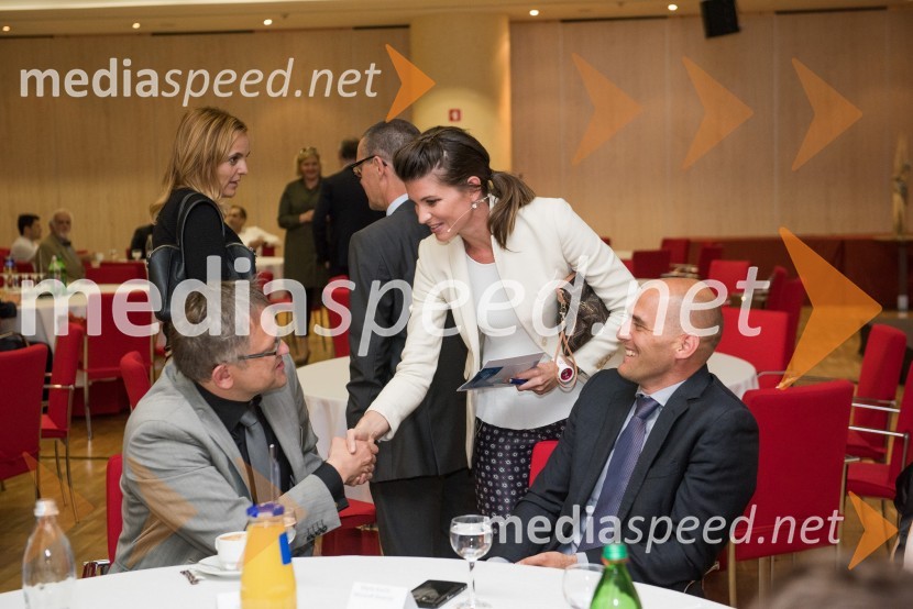  ... ;  Petra Kovič, odgovorna urednica, Svet kapitala;  ... Uredba o varstvu podatkov, AmCham Fokus