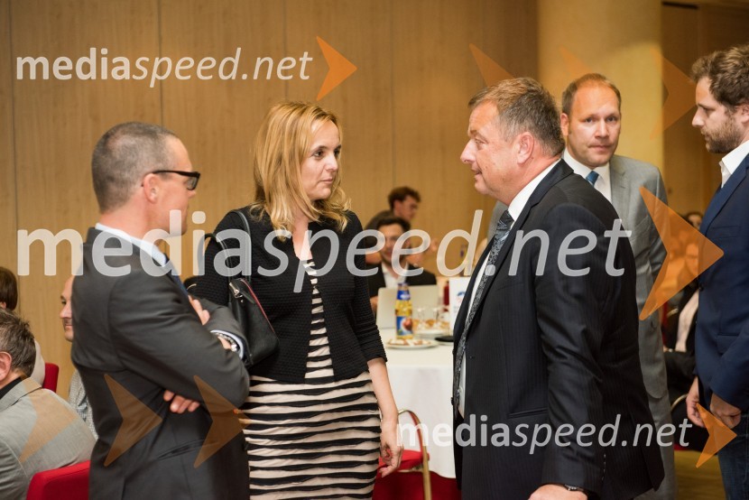  ... ;  Ajša Vodnik, izvršna direktorica AmCham (Ameriška gospodarska zbornica);  ... Uredba o varstvu podatkov, AmCham Fokus