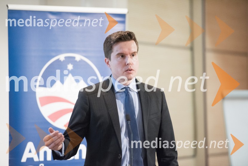  Nenad  Mrdaković, vodja službe za skladnost poslovanja, PetrolUredba o varstvu podatkov, AmCham Fokus