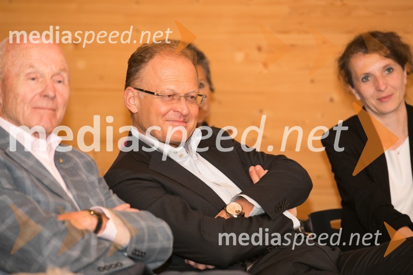  Janez  Škrabec, direktor Riko d.o.o., predsednik Slovensko-ruskega poslovnega sveta, častni konzul BelorusijeMaruša Majer in Luka Cimprič, pogovor na Škrabčevi domačiji