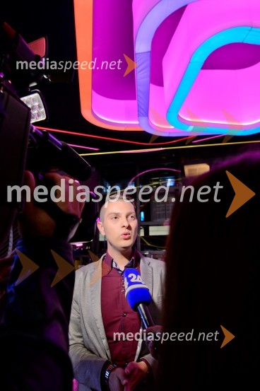  Damjan Murko, pevecPirati s Karibov otvorili MARIBOX