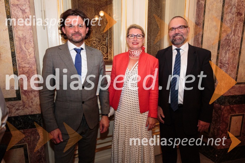  Peter Sotošek Štular, ravnatelj SNG Opera in balet Ljubljana;  ... ;  ... Managerski večer v Operi