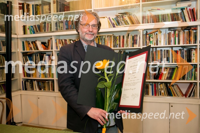  Vinko Möderndorfer, pisatelj, pesnik, režiser, dramatikDesetnico 2017 je prejel Vinko Möderndorfer