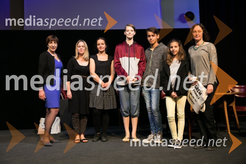  Viktorija  Potočnik, direktorica Pionirskega doma;  ... ;  Nina  Koželj, profesorica likovne umetnosti in vodja festivala LIKfest;  ... 2. LIKfest, zaključna prireditev z izdelavo grafike velikanke