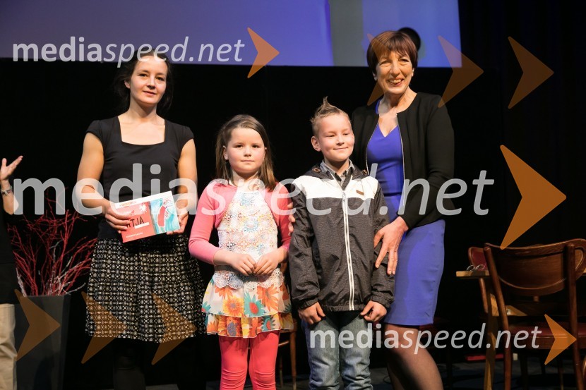  Nina  Koželj, profesorica likovne umetnosti in vodja festivala LIKfest;  Viktorija  Potočnik, direktorica Pionirskega doma2. LIKfest, zaključna prireditev z izdelavo grafike velikanke