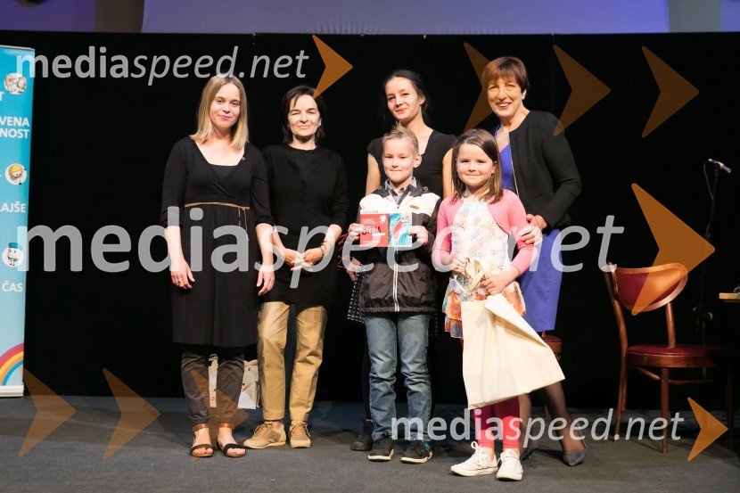  ... ;  ... ;  Nina  Koželj, profesorica likovne umetnosti in vodja festivala LIKfest;  Viktorija  Potočnik, direktorica Pionirskega doma2. LIKfest, zaključna prireditev z izdelavo grafike velikanke