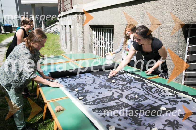  ... ;  Nina  Koželj, profesorica likovne umetnosti in vodja festivala LIKfest2. LIKfest, zaključna prireditev z izdelavo grafike velikanke